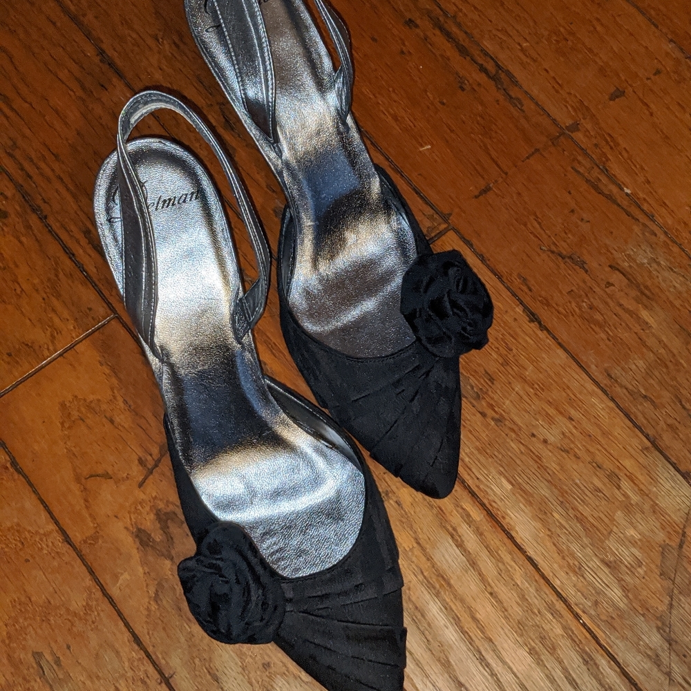 Delman VERY RARE 7 1/2 Black/Silver Sling NWOT